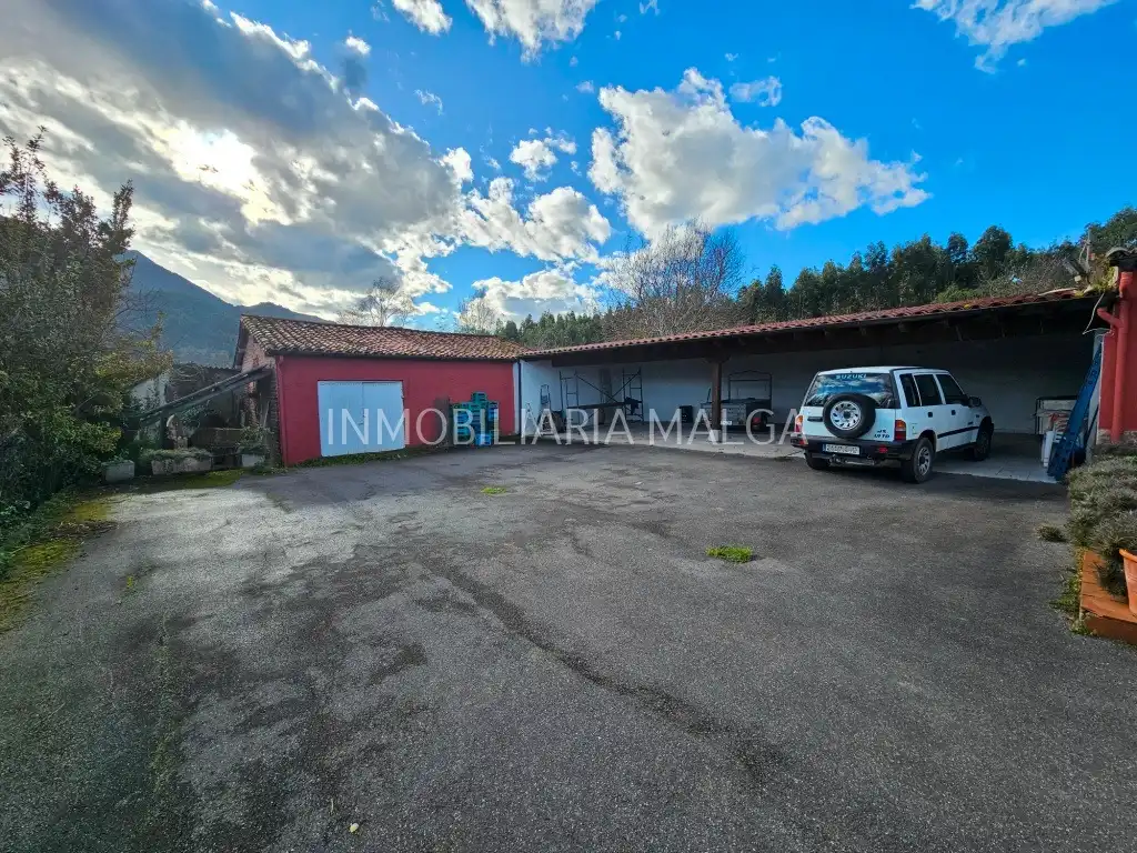 Parking de Casa o chalet en venta en Colunga con Calefacción, Jardín privado y Parquet