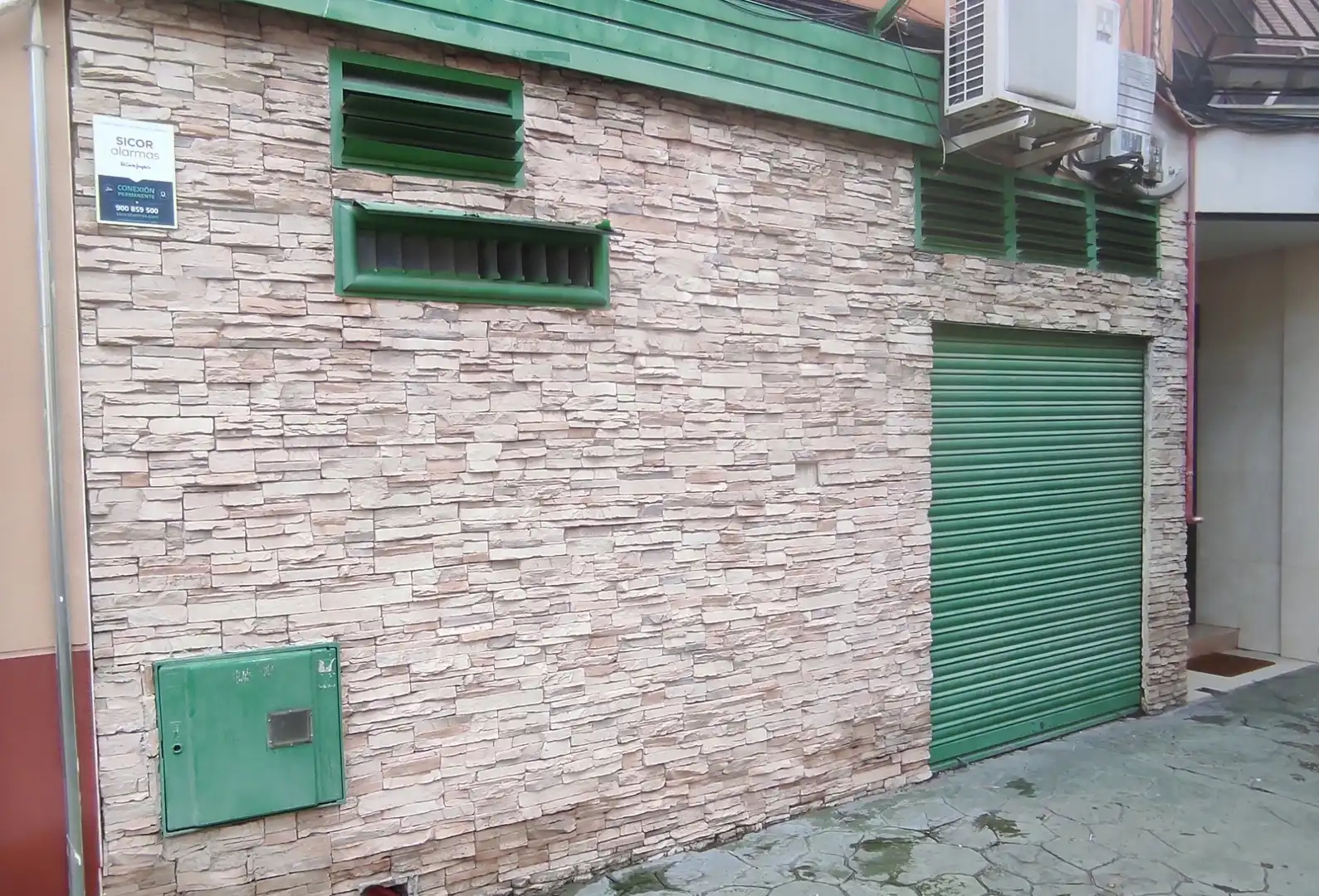 Vista exterior de Local en venta en Parla con Aire acondicionado, Calefacción y Alarma
