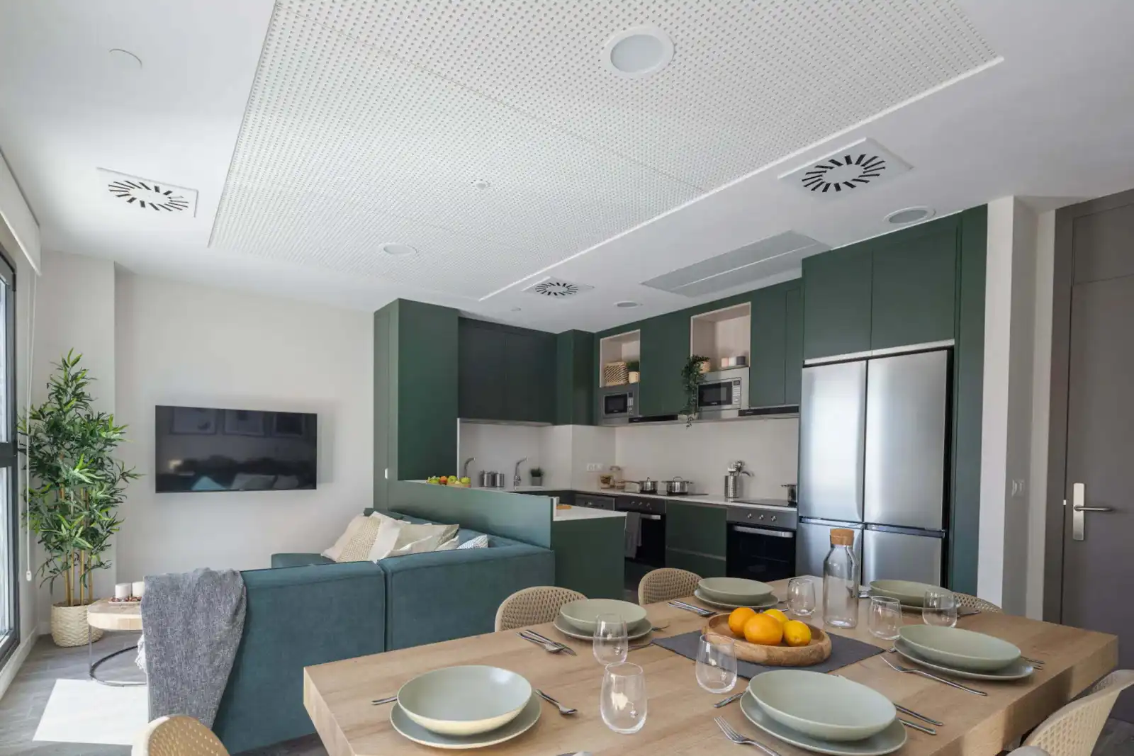 Kitchen of Flat for share in Bellavista - La Palmera