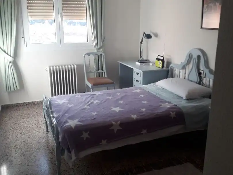 Habitación de Casa o chalet de alquiler en Ensanche - Fuenfresca