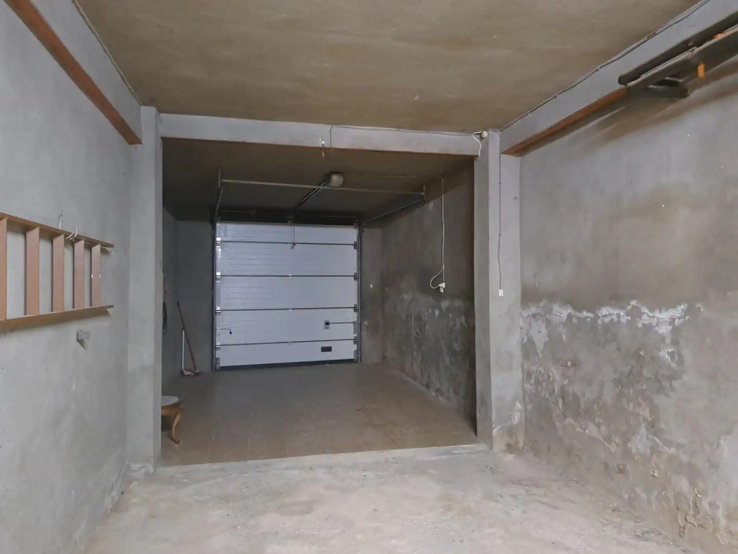 Einfamilien-Reihenhaus zum Verkauf in Requena mit Terrasse, Abstellraum und Balkon