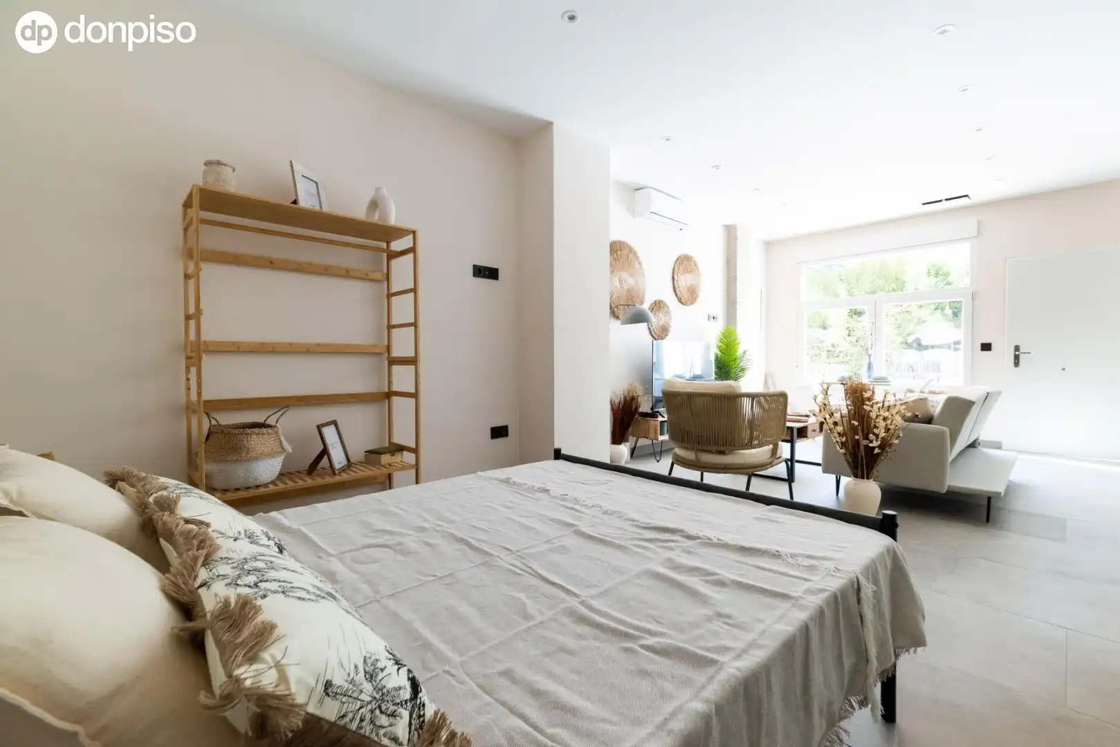 Habitación de Estudio en venta en Granada con Aire acondicionado, Calefacción y Amueblado