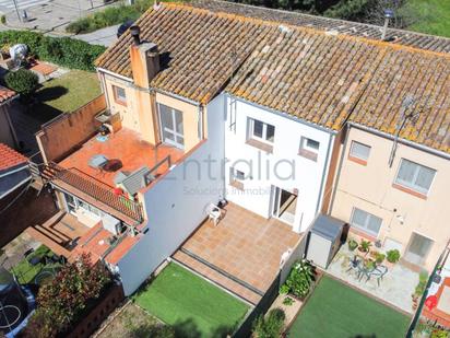 Vista exterior de Casa o xalet en venda en Girona Capital amb Jardí privat, Parquet i Terrassa