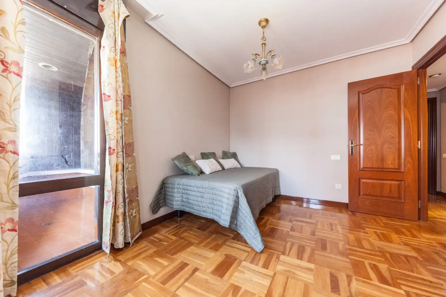 Bedroom of Flat for sale in Gijón   with Heating, Parquet flooring and Terrace
