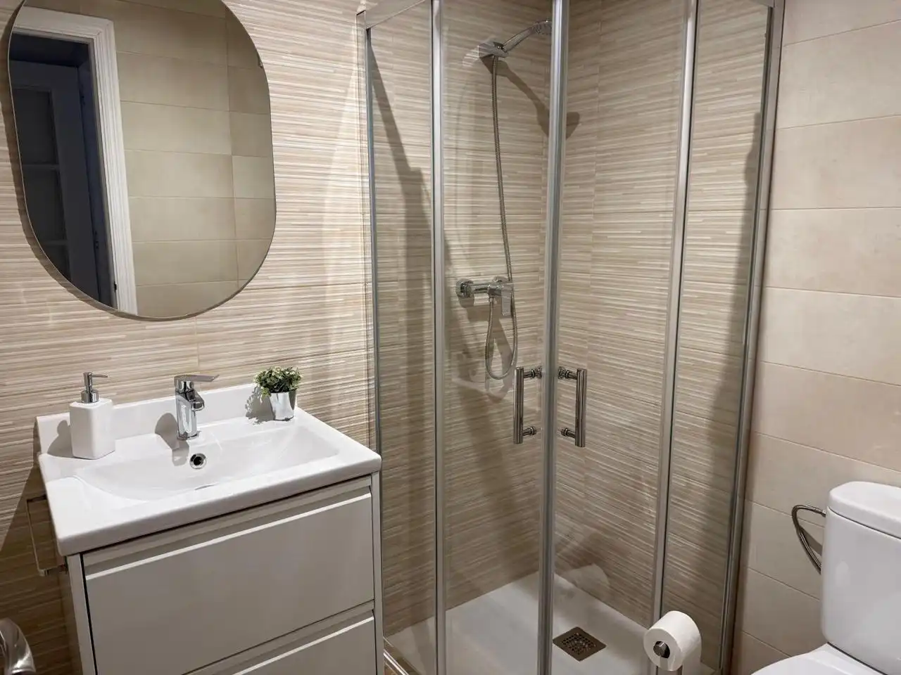 Baño de Piso de alquiler en Sanlúcar de Barrameda con Aire acondicionado y Amueblado