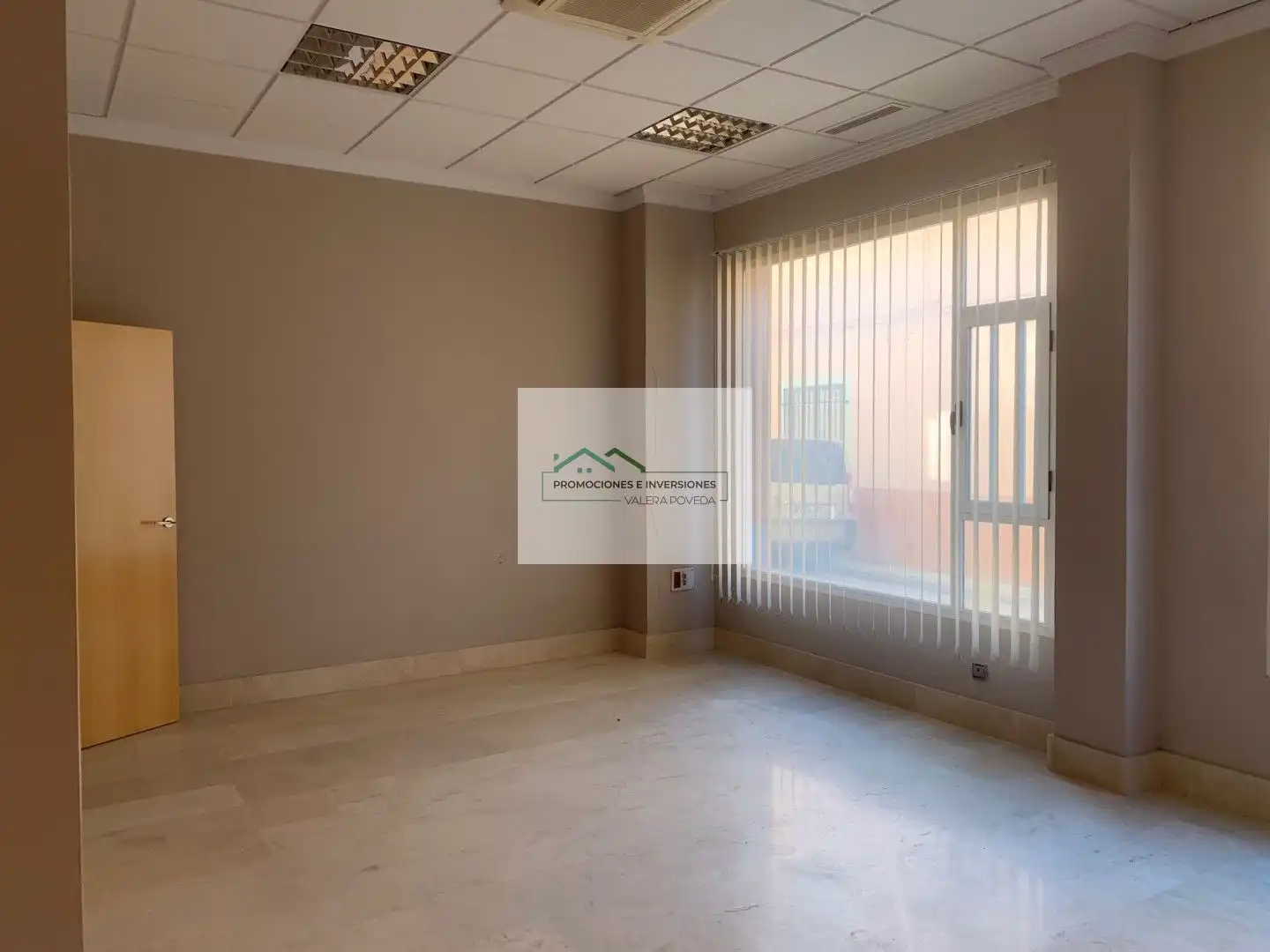 Local comercial de lloguer a Calle Cervantes 2, imagen 2