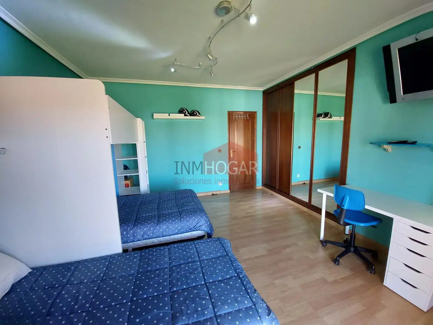 Bedroom of Houses for sale in Sanchidrián  with Private garden, Parquet flooring and Terrace