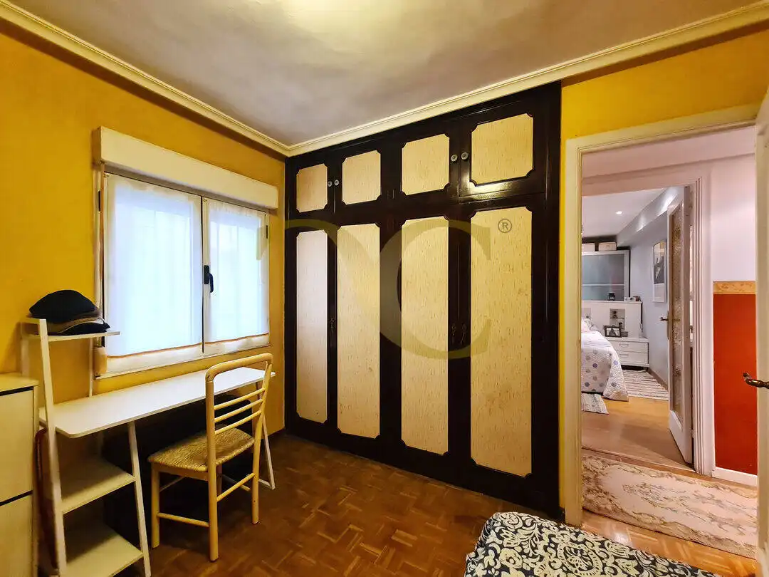 Habitación de Piso en venta en Gijón  con Calefacción, Jardín privado y Trastero