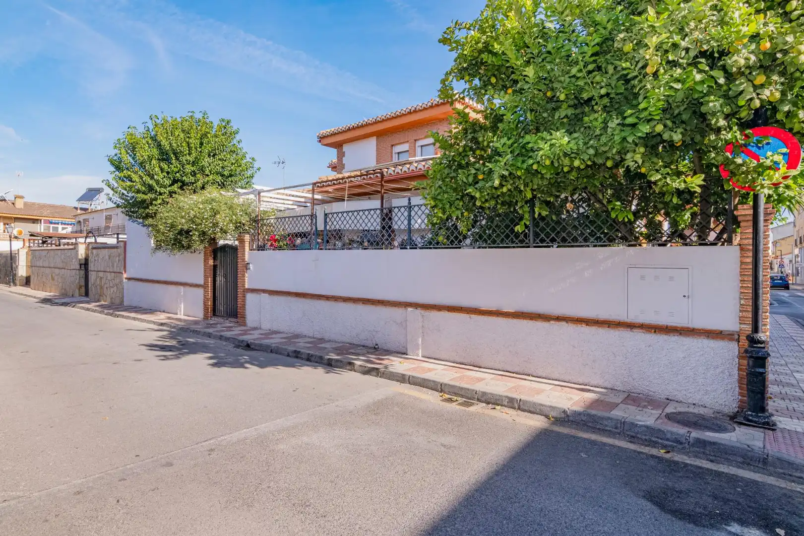 Exterior view of Houses for sale in Cúllar Vega, Granada