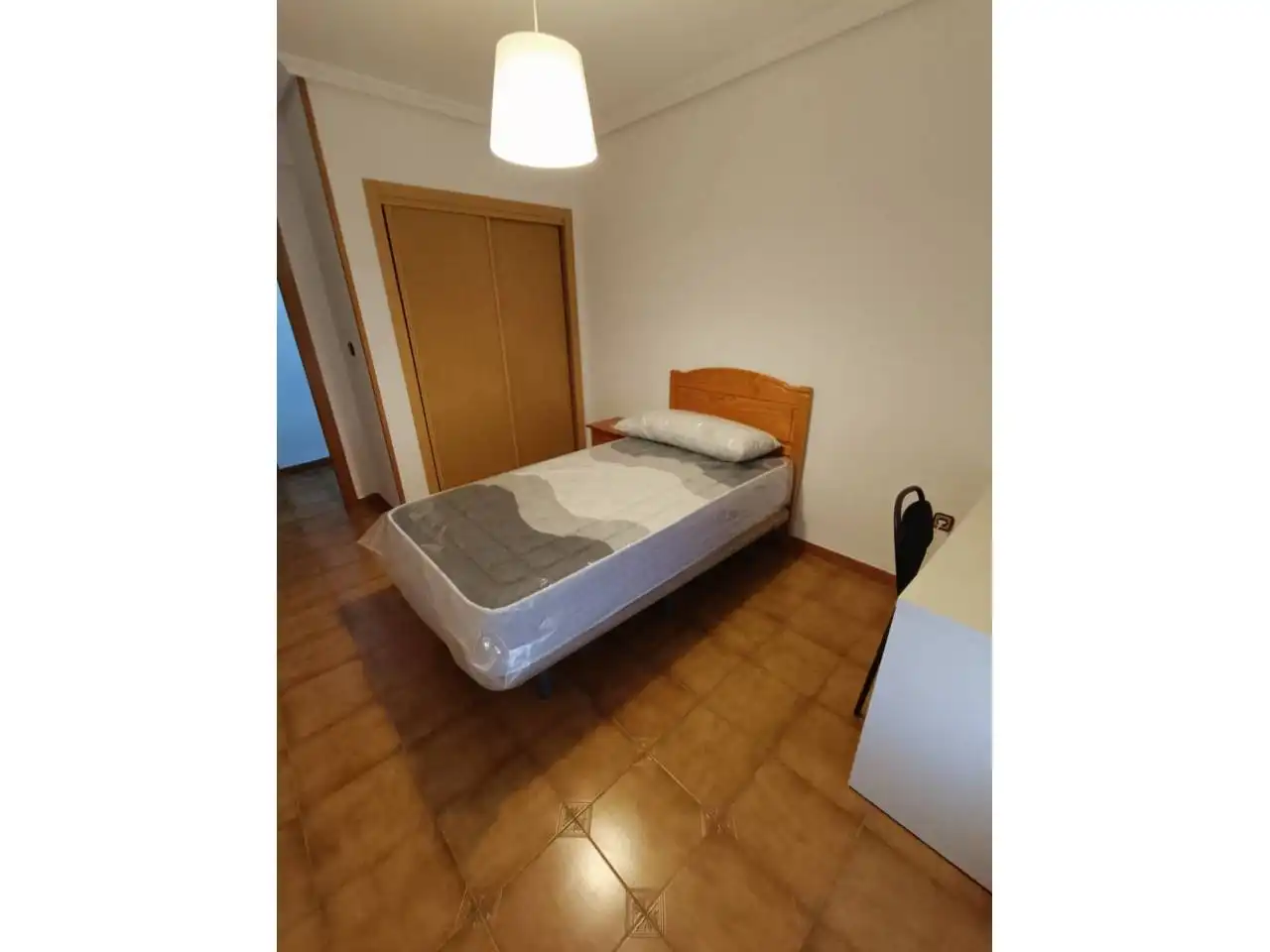 Habitación de Piso de alquiler en Fuenlabrada con Calefacción, Terraza y Amueblado