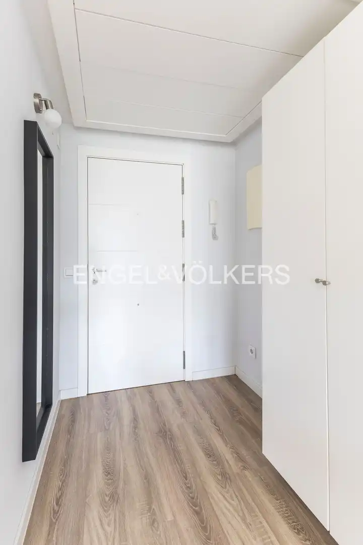 Flat for rent in Madrid  with Air Conditioner and Heating