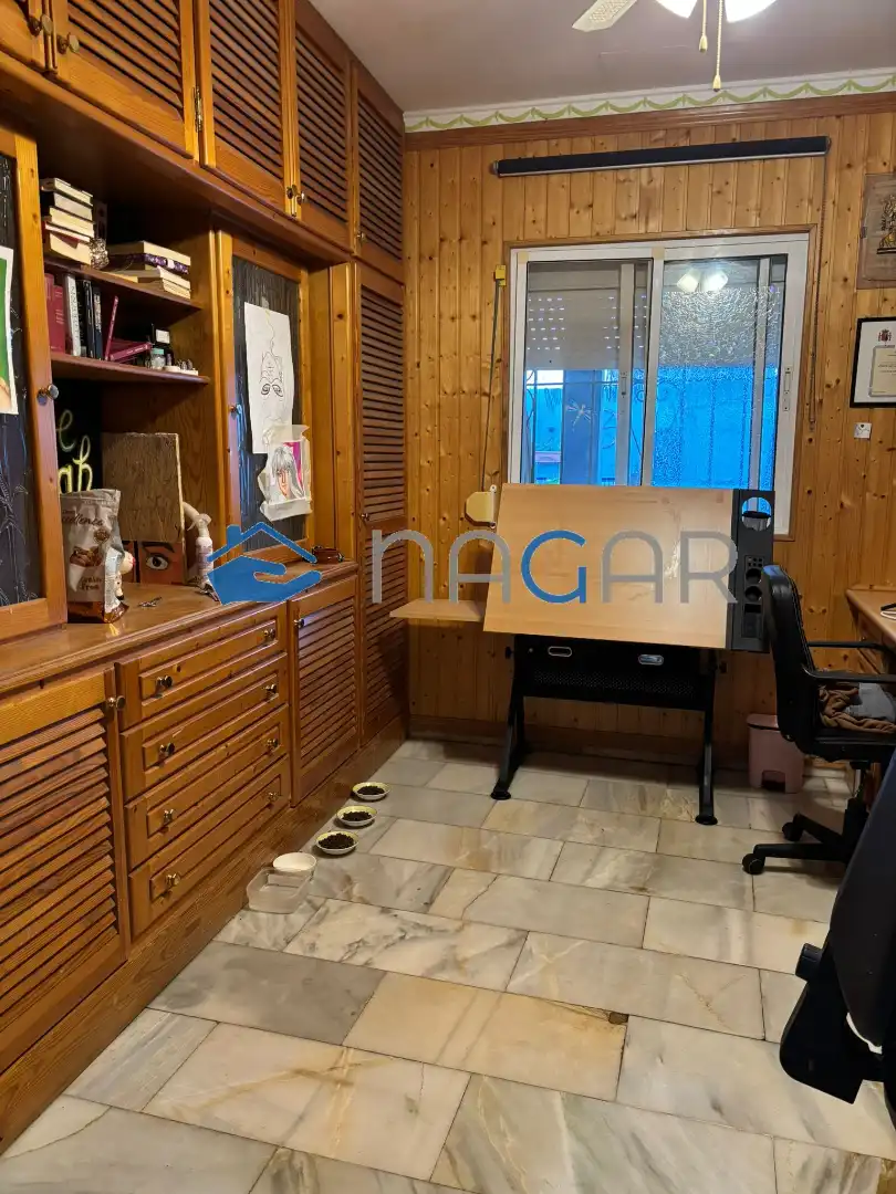 Country homes for sale in La Línea de la Concepción  with Swimming Pool and Furnished