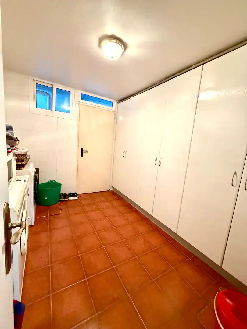 Cuina de Casa adosada en venda en Vigo  amb Calefacció, Jardí privat i Parquet