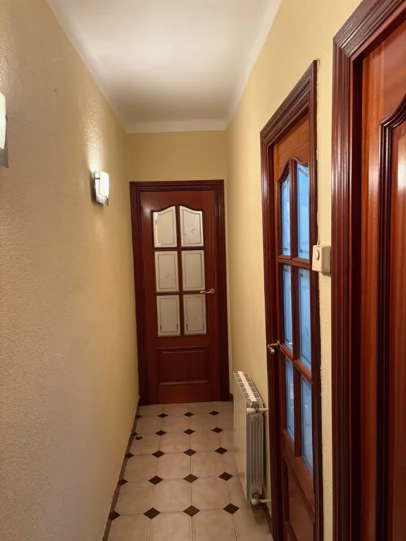 Piso en venta en L'Hospitalet de Llobregat con Calefacción, Horno y Alarma