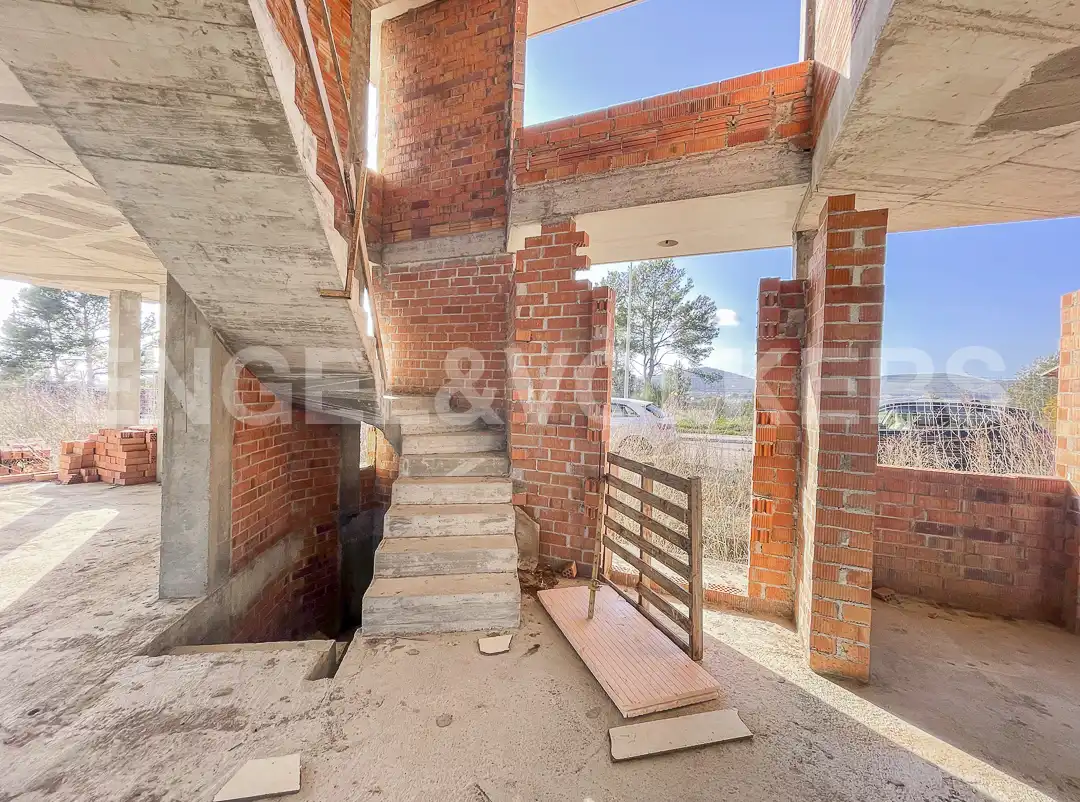 House with terrace for sale in del Bàsquet