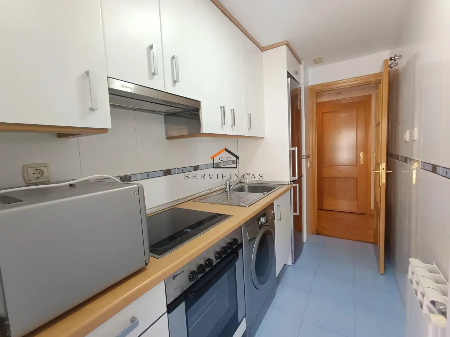 Kitchen of Flat for rent in Madrid  with Air Conditioner, Heating and Parquet flooring