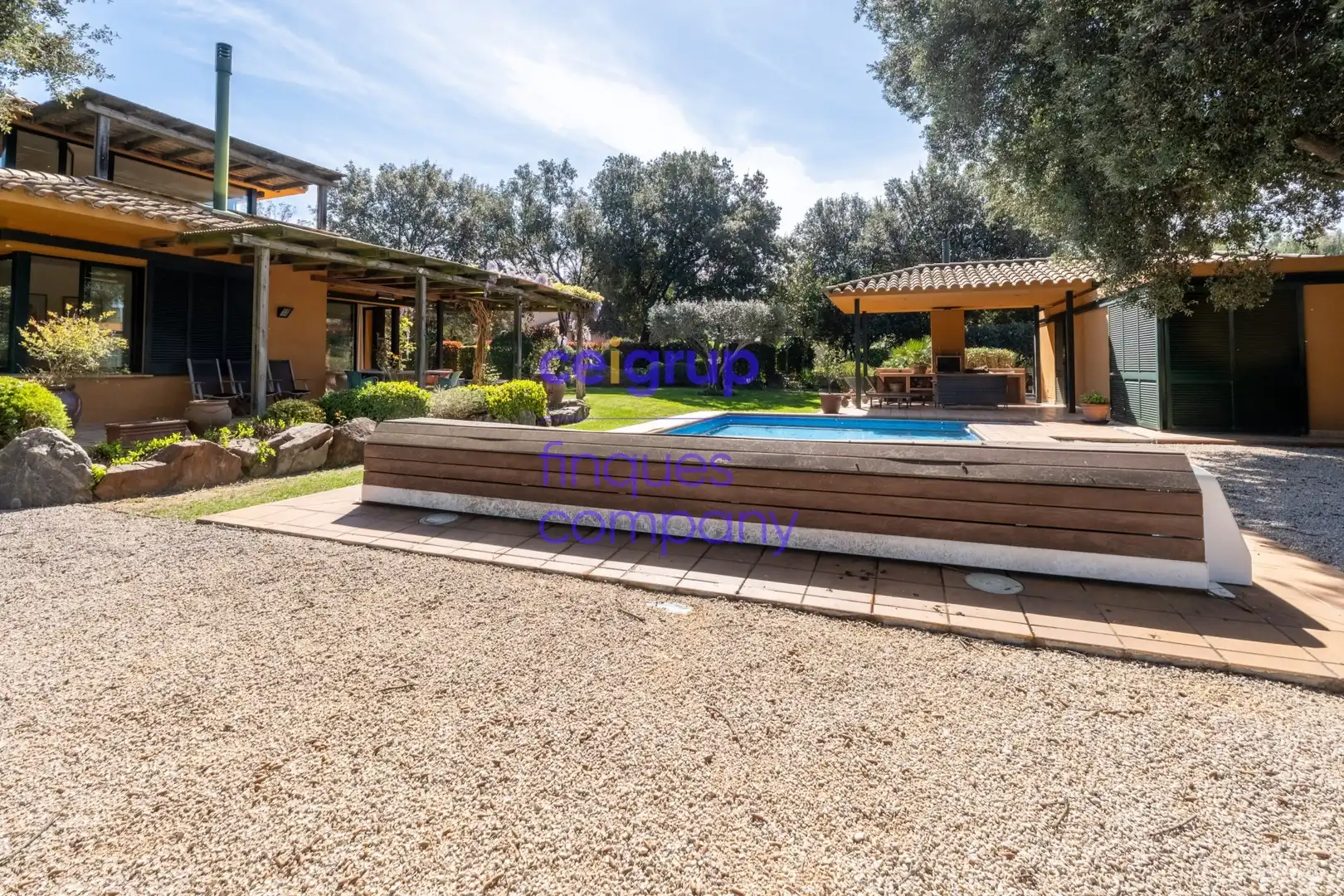 Jardí de Casa o xalet en venda en Navata amb Calefacció, Terrassa i Piscina