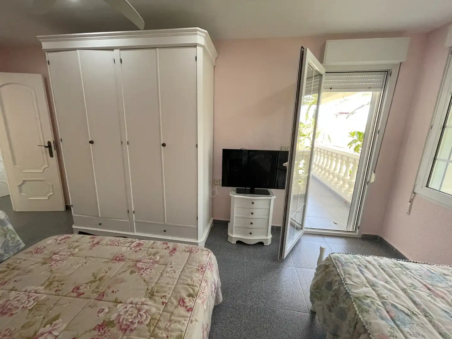 Dormitori de Casa o xalet en venda en Orihuela amb Jardí privat, Terrassa i Piscina