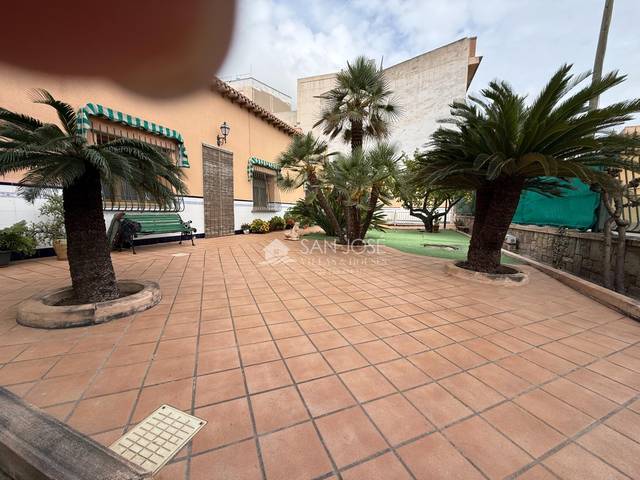 Casa-chalet en Venta en Novelda