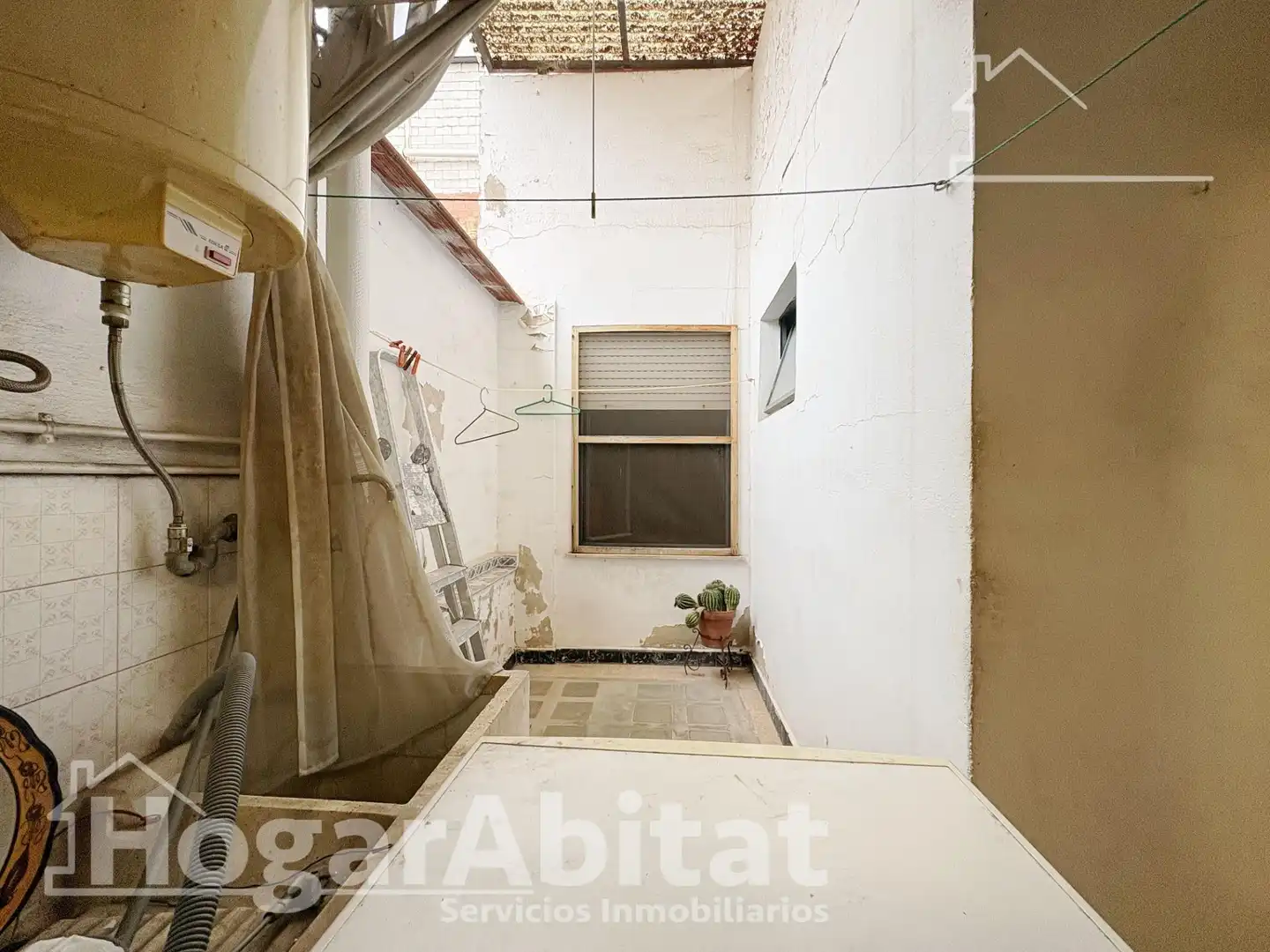 Dormitori de Casa o xalet en venda en Tavernes de la Valldigna amb Terrassa i Traster