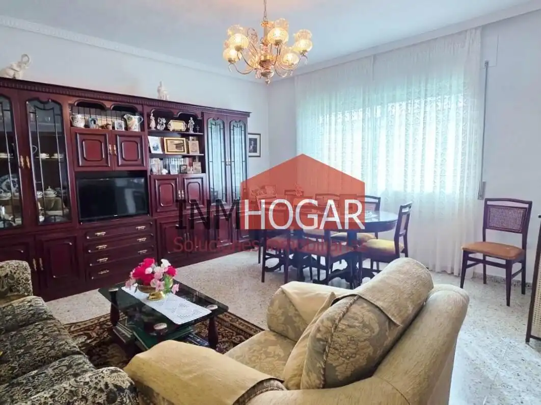 Sala d'estar de Casa o xalet en venda en Herradón de Pinares, Ávila