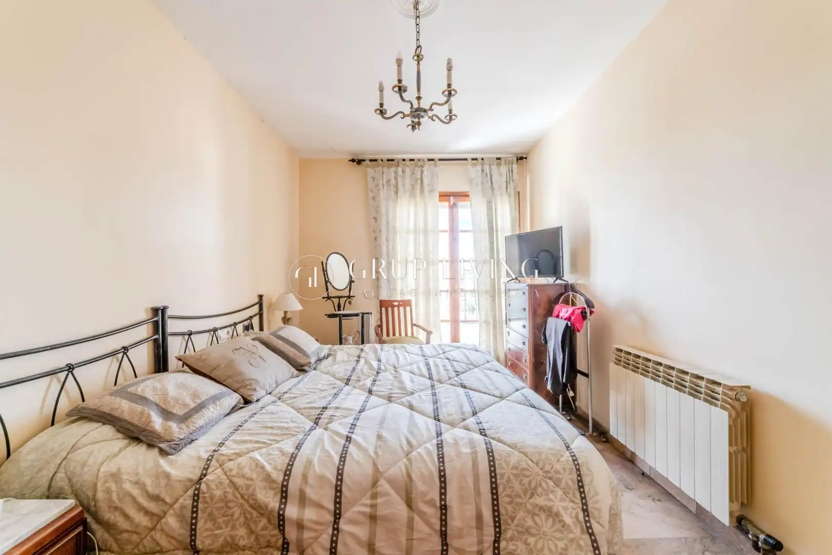 Habitación de Casa o chalet en venta en Vilanova i la Geltrú con Calefacción, Jardín privado y Terraza