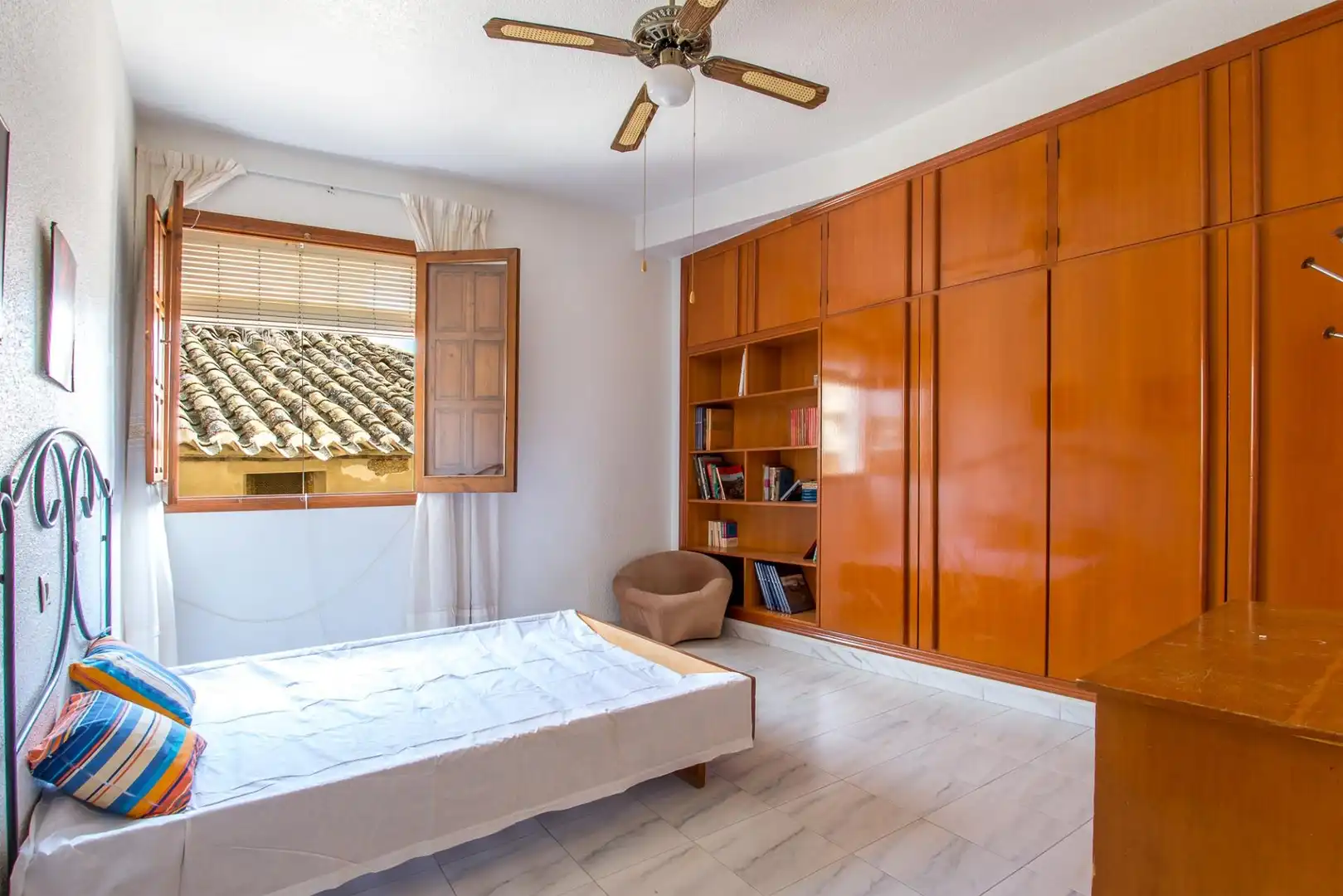 Buildings for sale in Mula