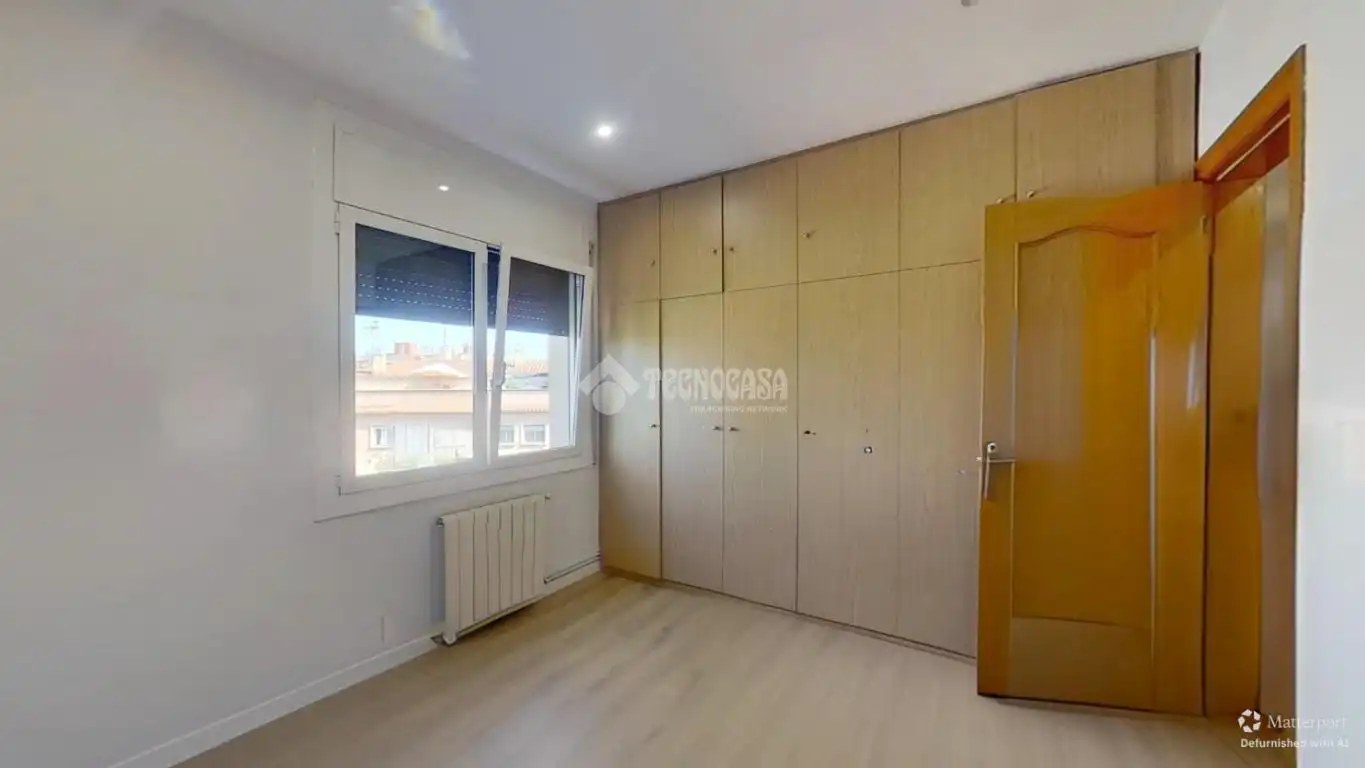 Habitación de Piso en venta en Barberà del Vallès con Calefacción y Balcón