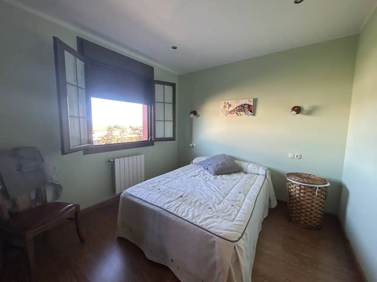 Schlafzimmer von Haus oder Chalet zum Verkauf in Llanes mit Heizung, Privatgarten und Terrasse