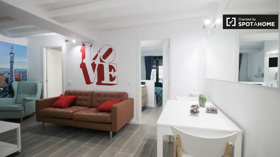 Room in Sant Pere, Sta. Caterina i la Ribera