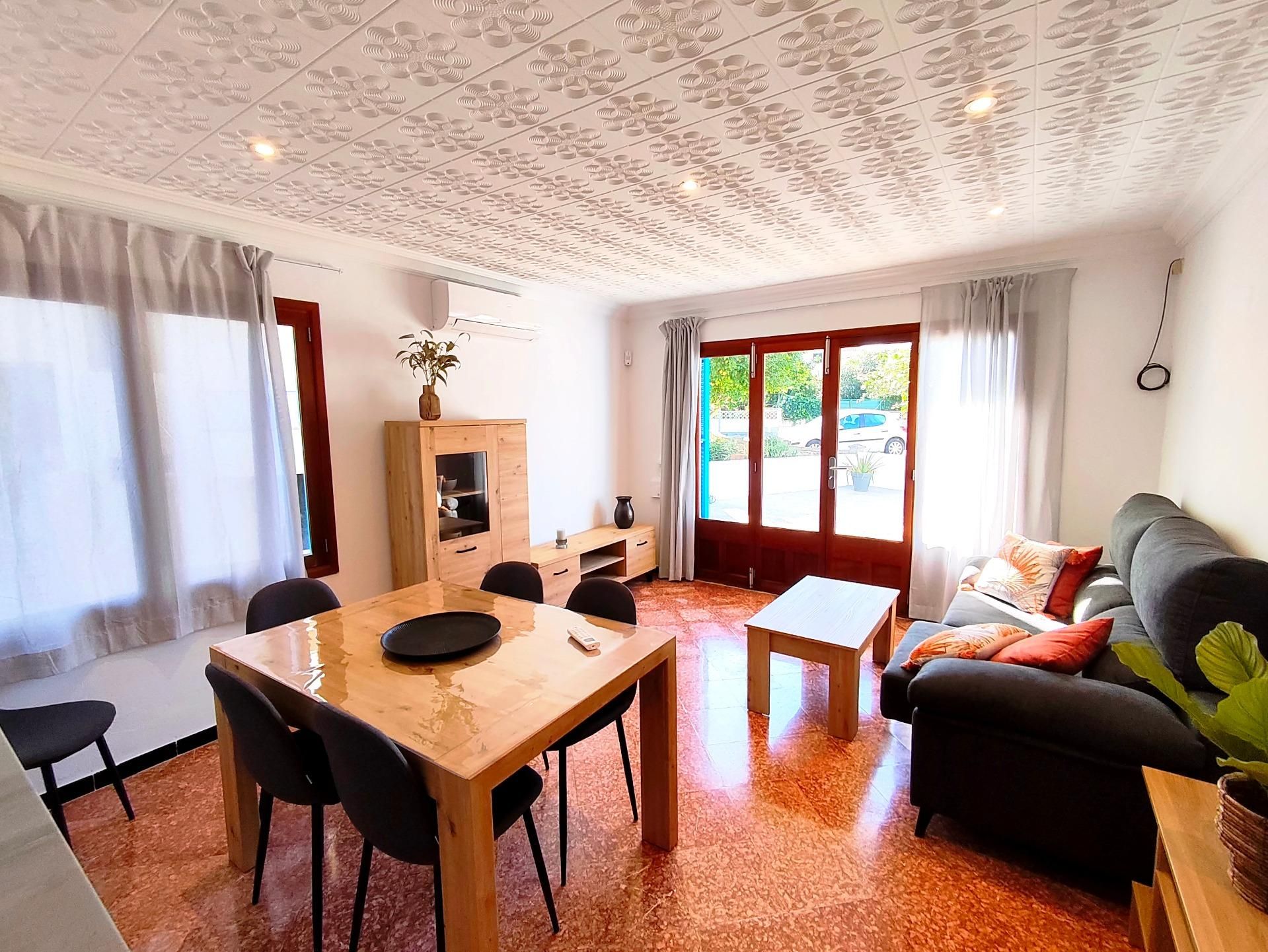 Single-family semi-detached for rent in Canyamel