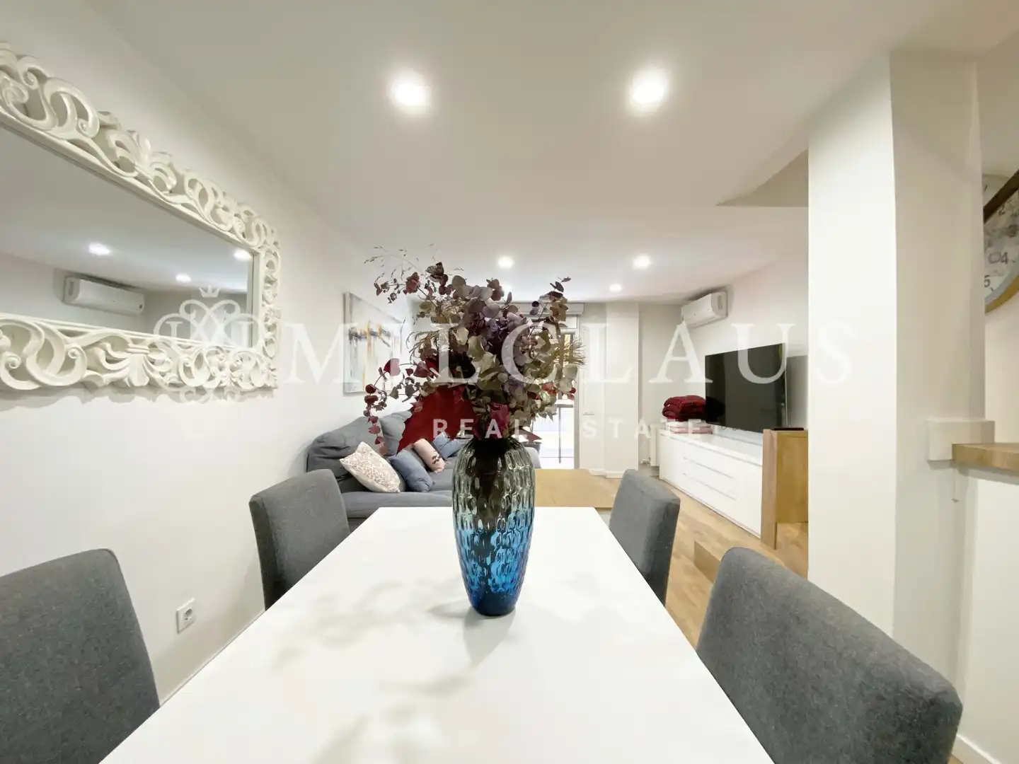Wohnzimmer von Einfamilien-Reihenhaus zum Verkauf in L'Hospitalet de Llobregat mit Klimaanlage, Heizung und Parkett