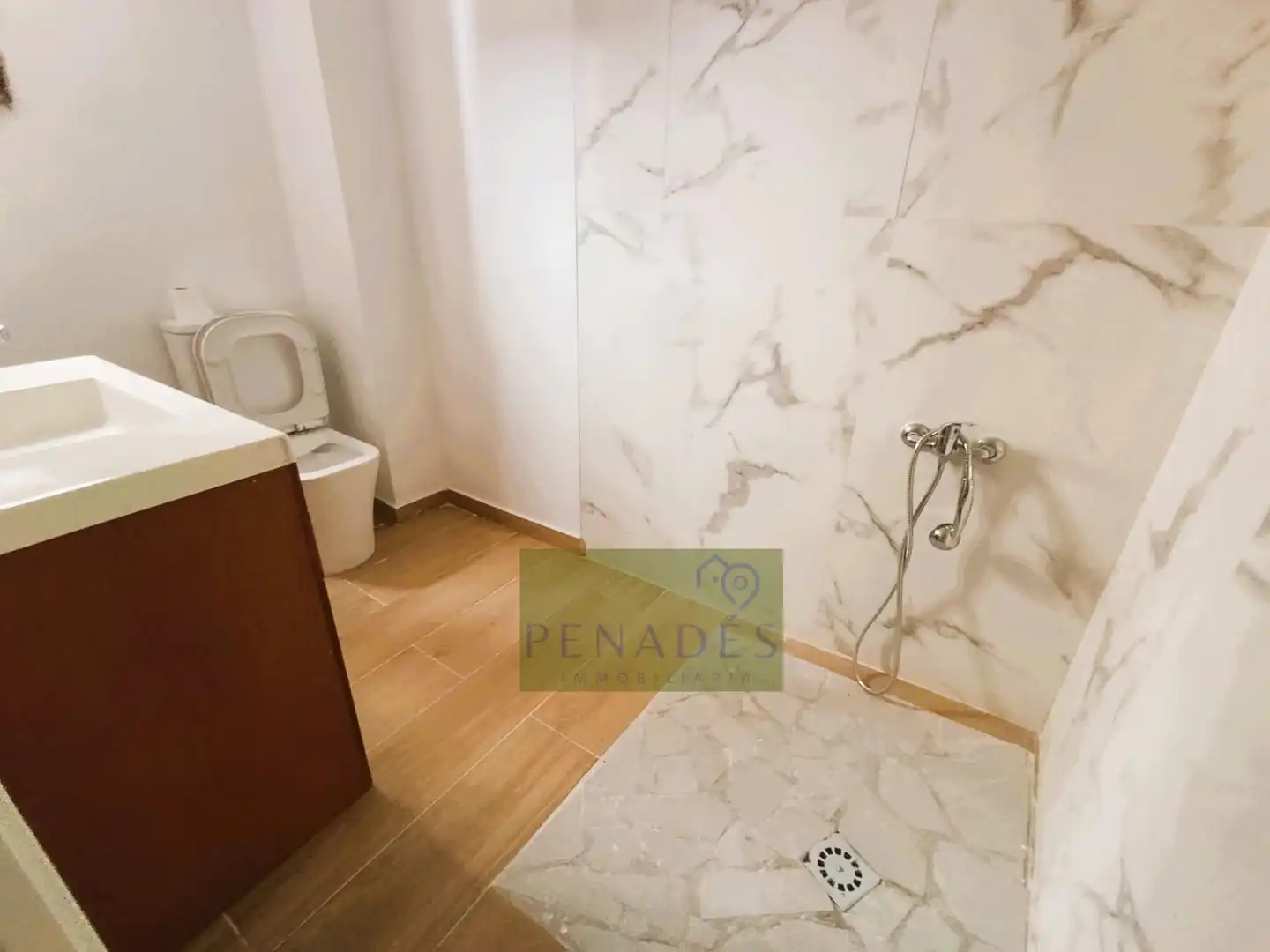 Bathroom of Houses for sale in Ontinyent