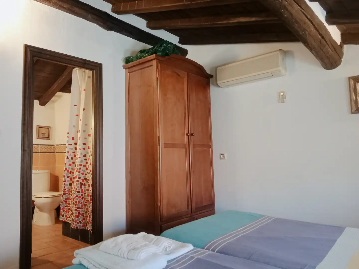 Habitación de Finca rústica en venta en Casas del Castañar con Aire acondicionado, Calefacción y Amueblado