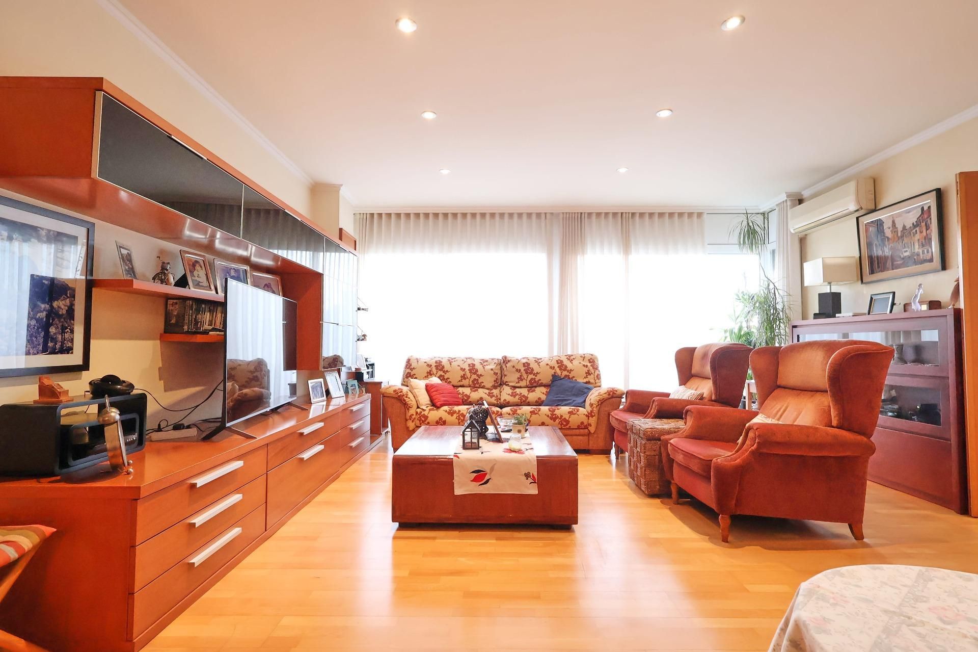 Sala d'estar de Pis en venda en Vilanova i la Geltrú amb Terrassa i Balcó