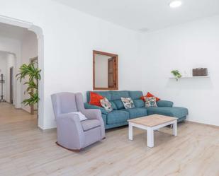Living room of Apartment to share in Alzira  with Air Conditioner and Terrace