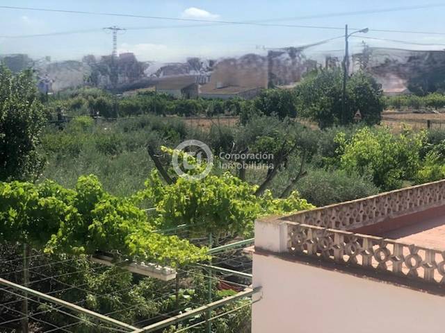 Casa-chalet en Venta en Sutullena