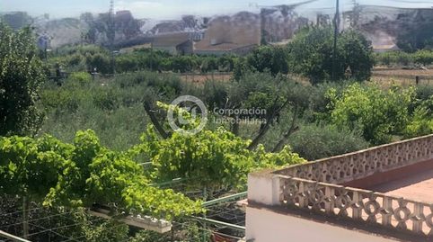 Casa con tres dormitorios y garaje en zona Sutullena
