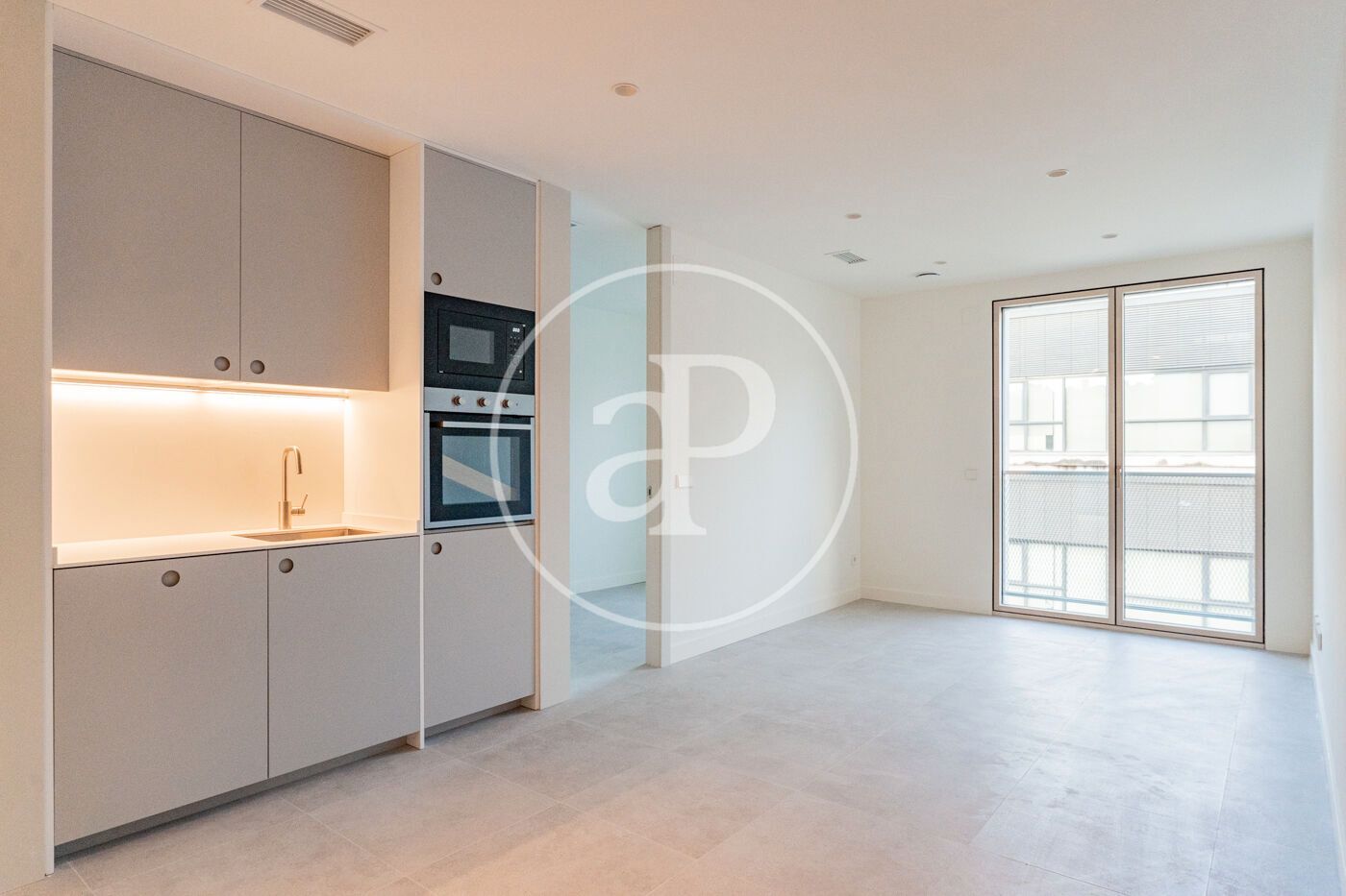 Kitchen of Flat for rent in  Madrid Capital  with Air Conditioner, Heating and Private garden