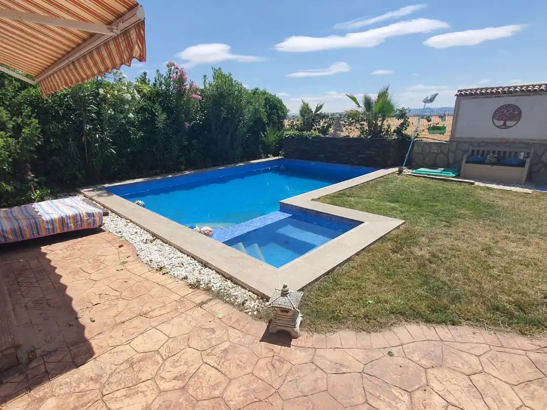 Chalet con piscina en venta en Avenida Aragoneses 1, imagen 18