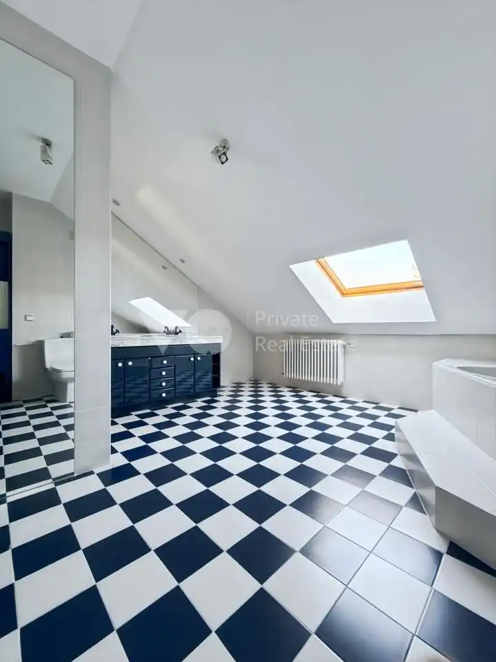 Baño de Casa adosada en venta en Majadahonda con Aire acondicionado, Calefacción y Jardín privado