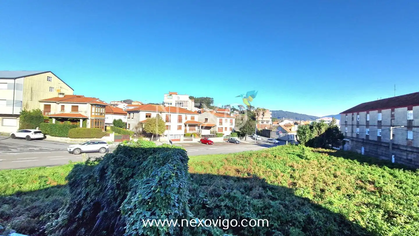 Vista exterior de Casa adosada en venta en Cangas  con Calefacción, Trastero y Amueblado