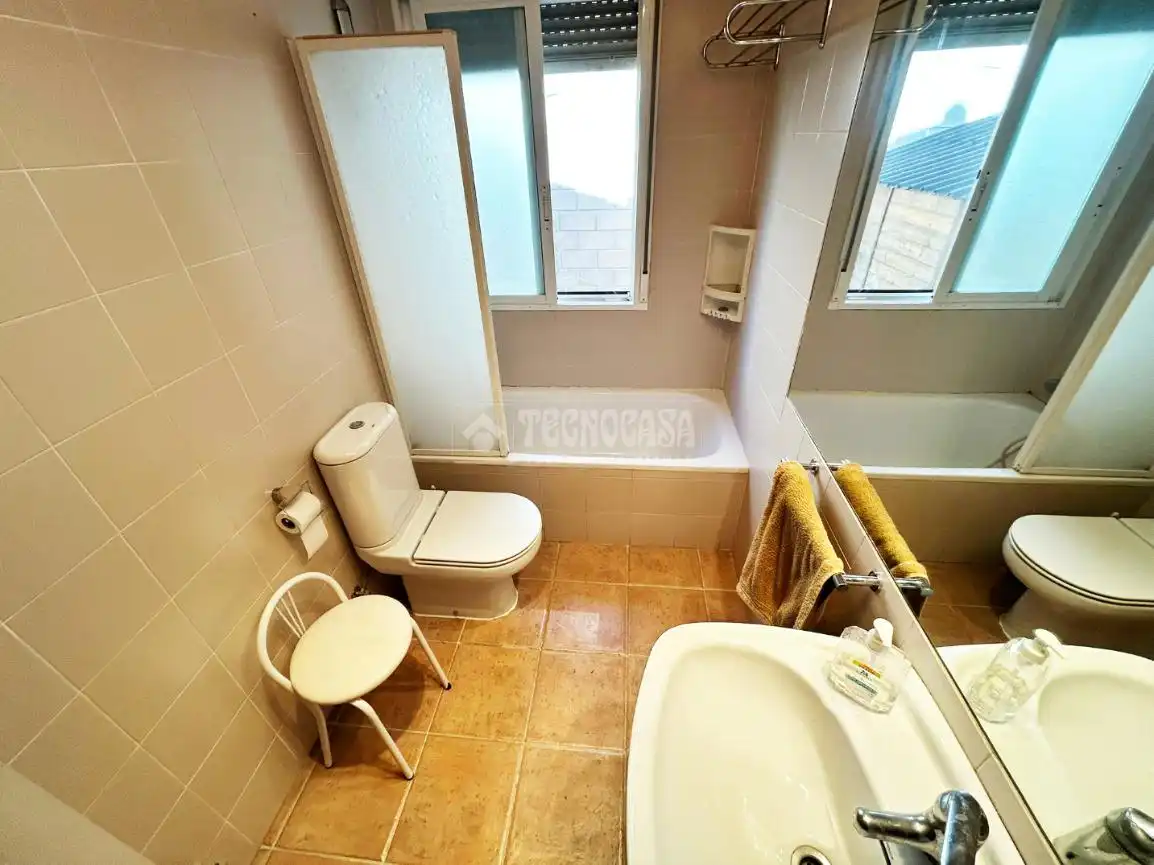 Baño de Casa o chalet en venta en Osera de Ebro con Calefacción y Jardín privado