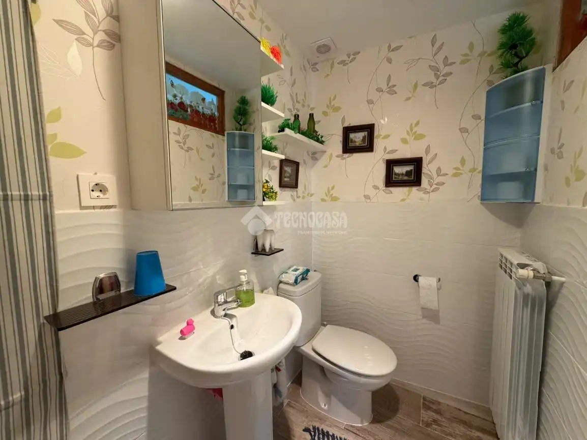 Baño de Casa adosada en venta en Ainzón, Zaragoza