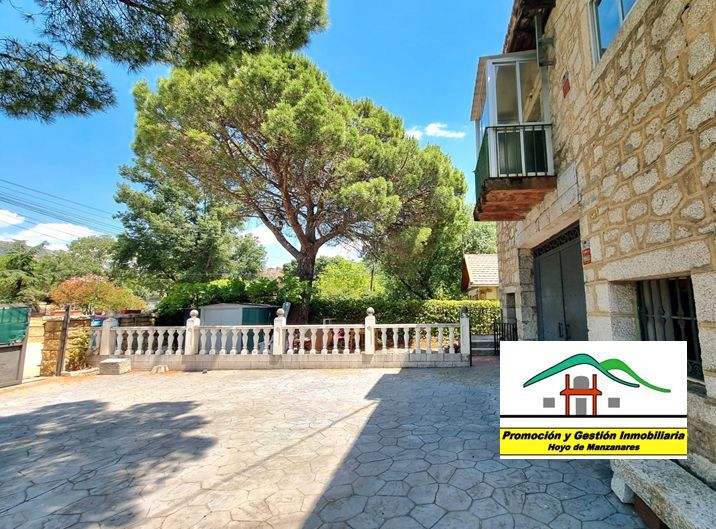 Exterior view of House or chalet for sale in Hoyo de Manzanares