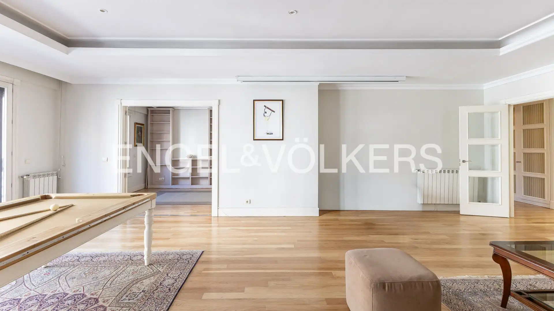 Living room of Flat for rent in  Madrid Capital  with Air Conditioner, Heating and Parquet flooring