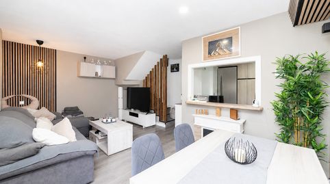 Foto 4 von Maisonette zum Verkauf in Calle Santa Bárbara, Sevilla la Nueva, Madrid