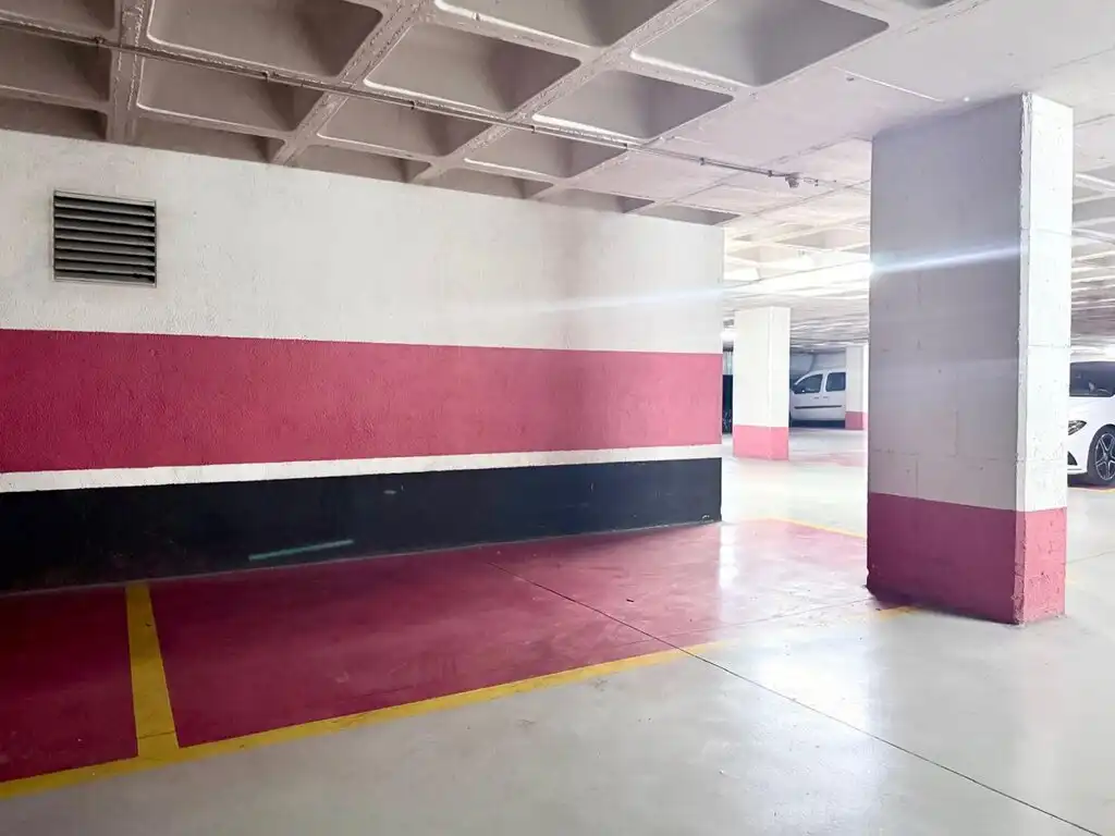 Parkplatz von Garage zum Verkauf in Figueres