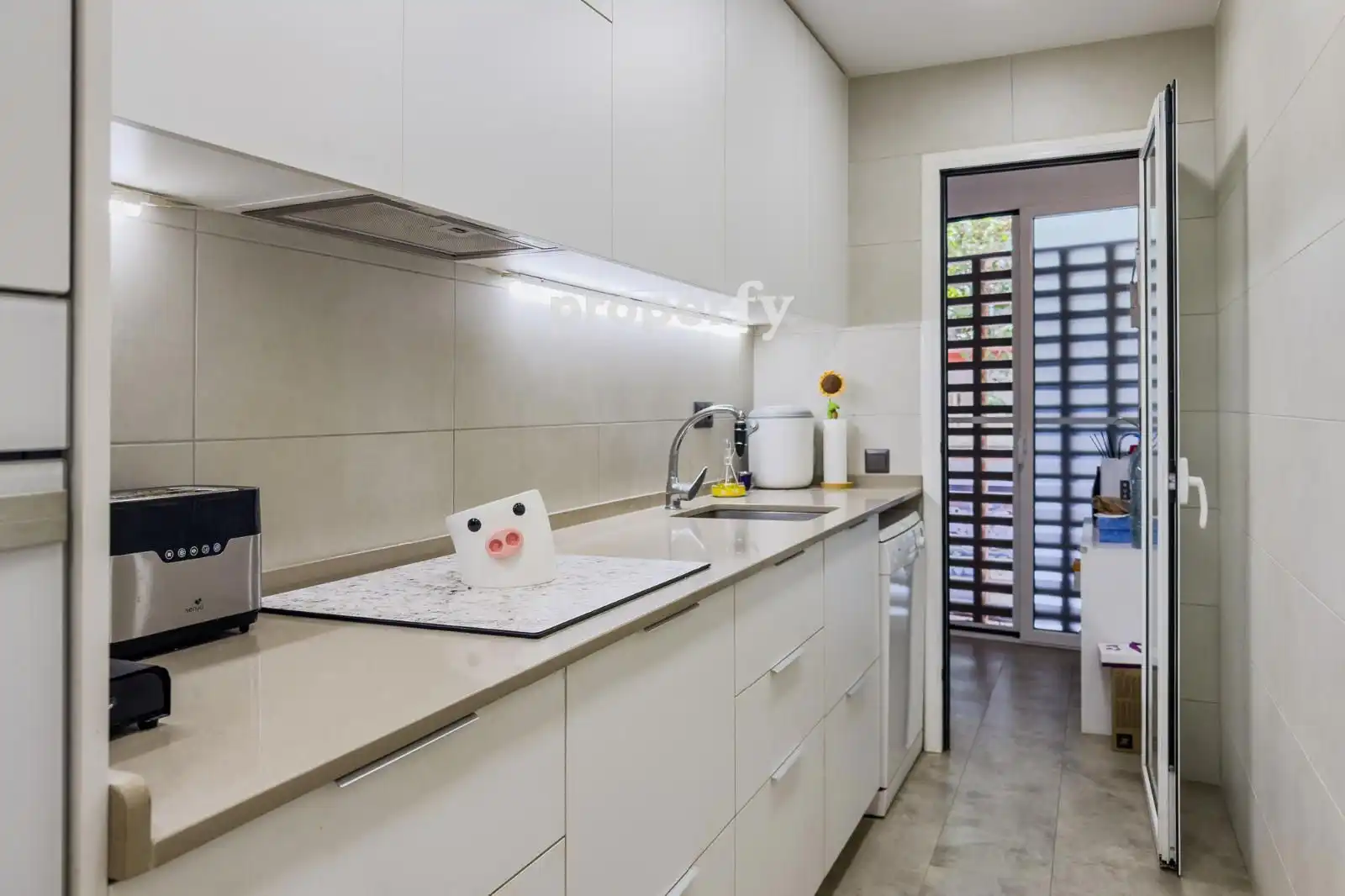 Piso en venta en Provença, El Camp de l'Arpa del Clot
