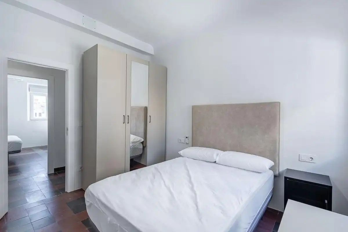 Habitación de Piso de alquiler en Granada con Aire acondicionado, Amueblado y Balcón